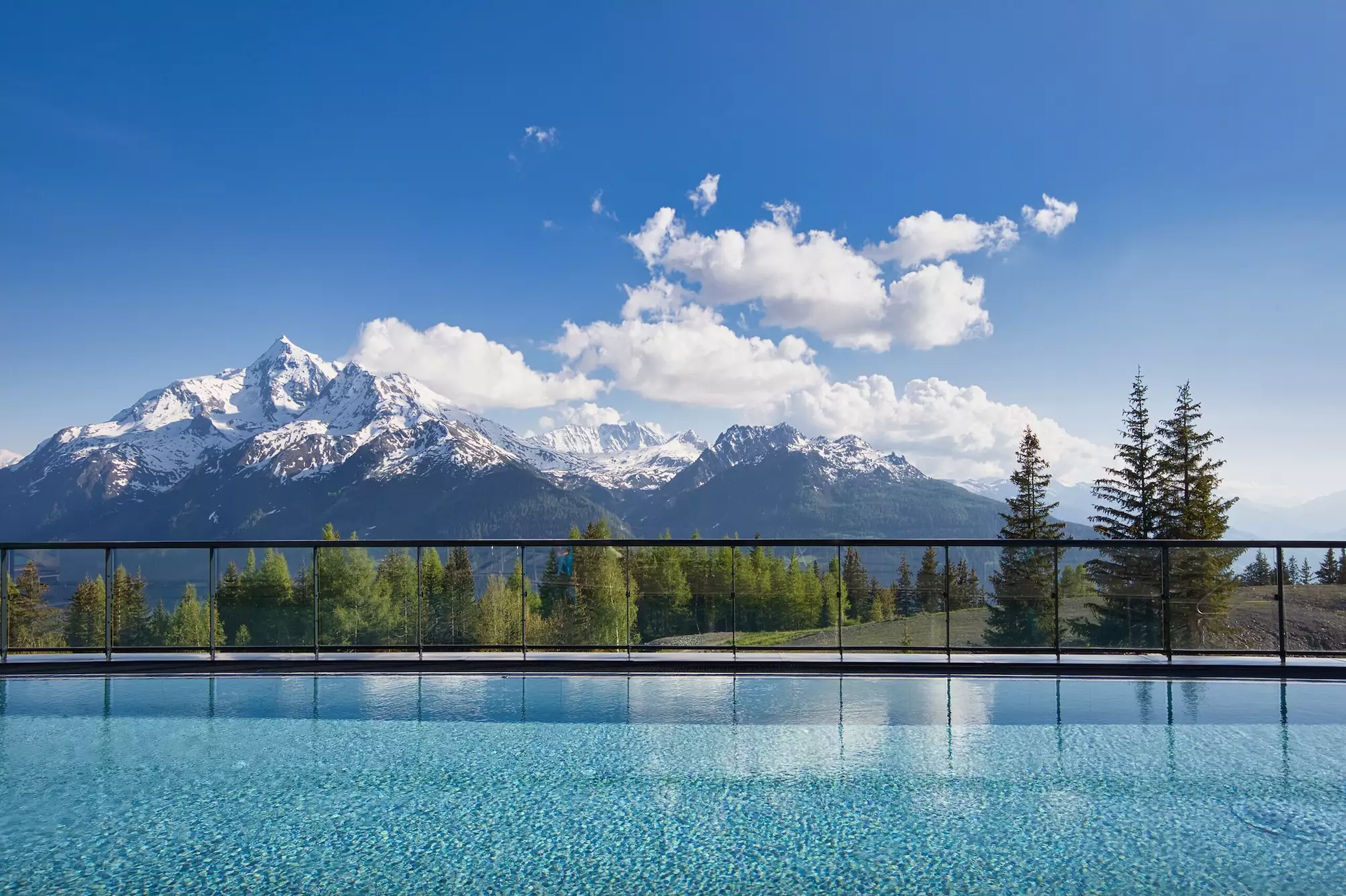 La piscine extérieure du Club Med La Rosière © Club Med