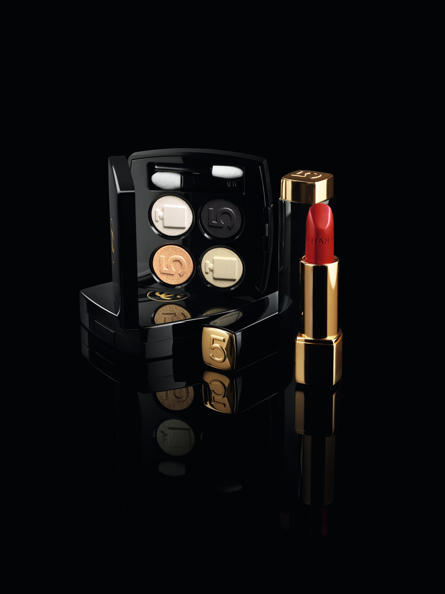 PHOTOS – Chanel dévoile son premier calendrier de l'avent beauté pour fêter  les 100 ans du parfum N°5 ! - Gala